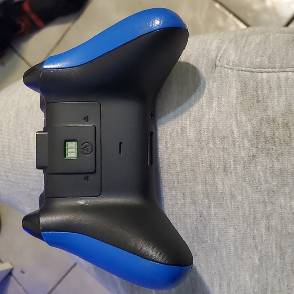 Xbox one controller - Picture 3 of 3